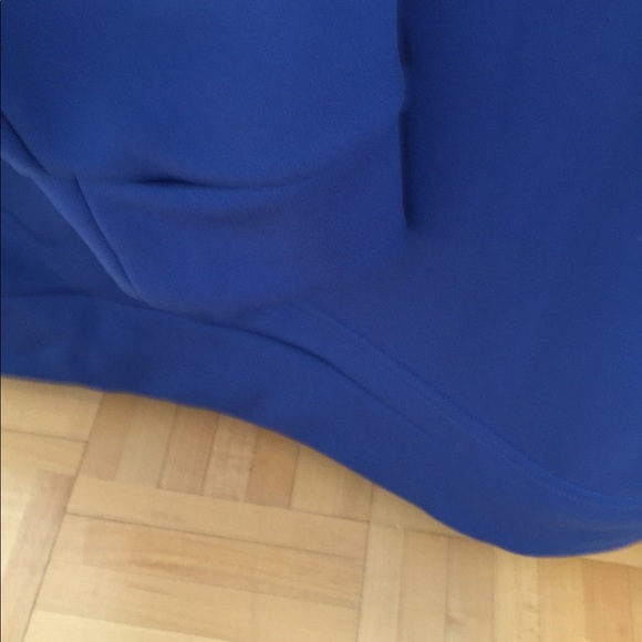 Bench Hoodie for men in excellent condition. - Picture 5 of 5